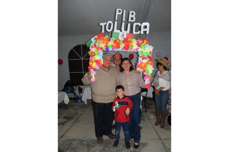 Seccion_12_galeria__imagen_10_noche mexicana gente